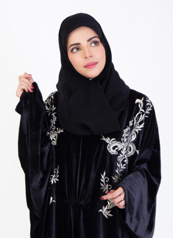 MANARI VELVET ABAYA